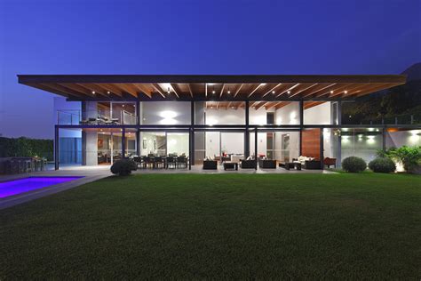 2786 Square Foot Contemporary House Is Located In Limaperu
